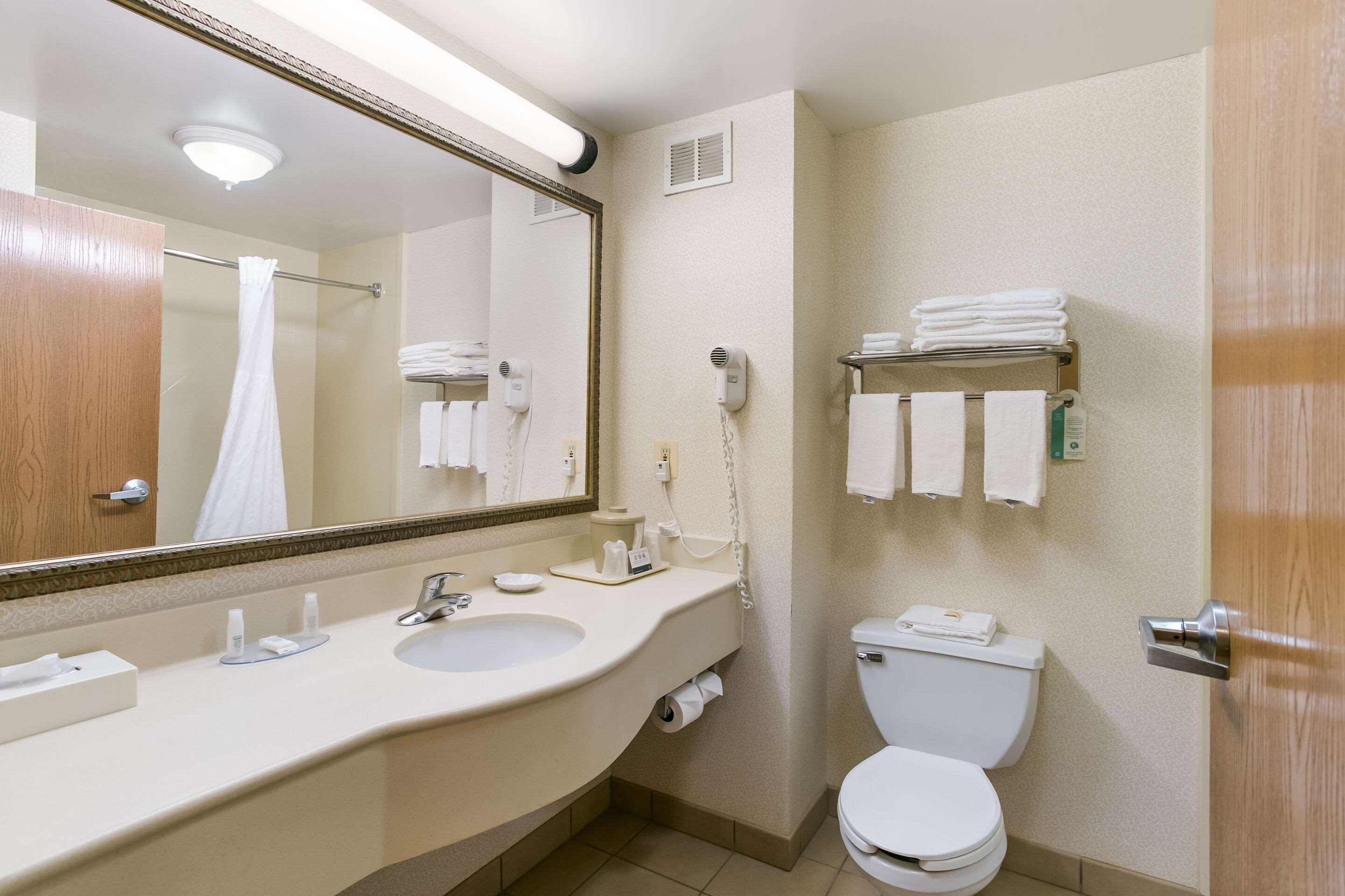 Quality Inn & Suites Bel Air I-95 Exit 77A Esterno foto